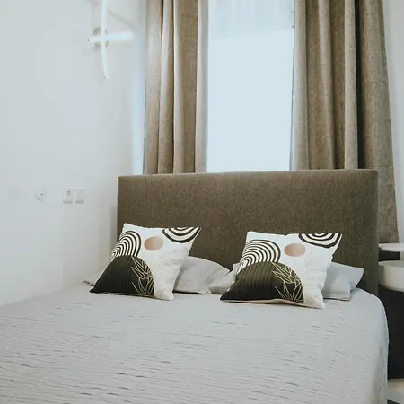 Balkon-apartment In Krefeld: Komfort & Stil Nahe Duesseldorf Apartment Krefeld