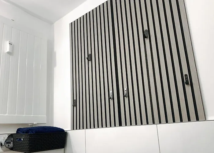 Daire Balkon-apartment In Krefeld: Komfort & Stil Nahe Duesseldorf